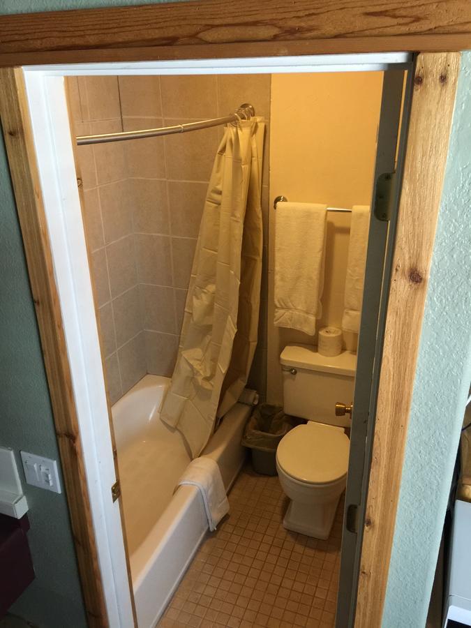 ווסט ילוסטון Madison Hotel Motel מראה חיצוני תמונה
