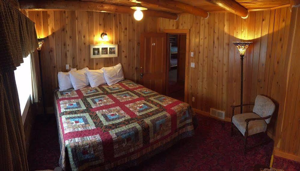 ווסט ילוסטון Madison Hotel Motel מראה חיצוני תמונה